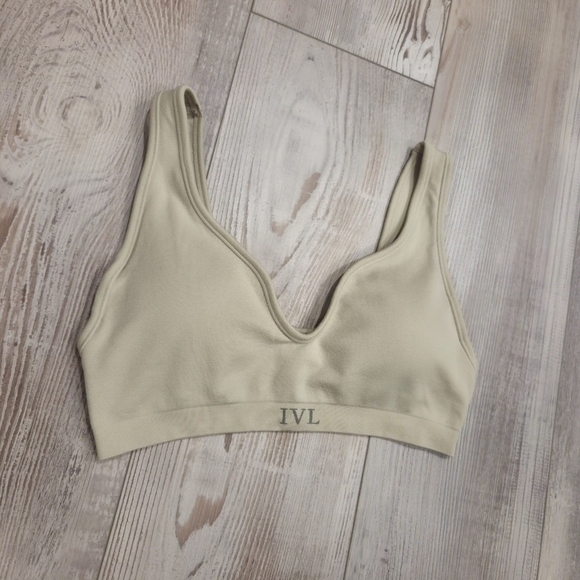 IVL Collective Sweetheart Seamless Sports Bra- In Cream - Picture 3 of 8